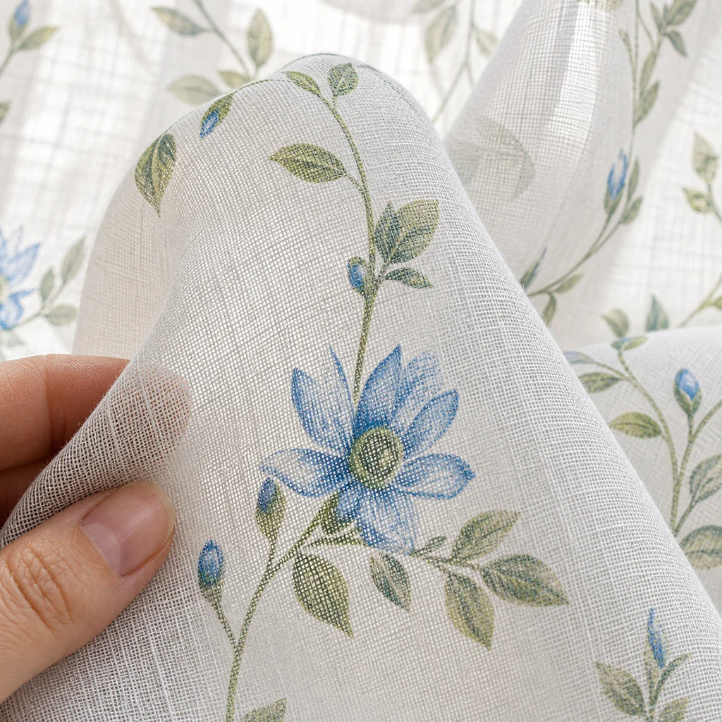 Rideau Voilage - Fleur Bleu - détail de texture du tissu voilage