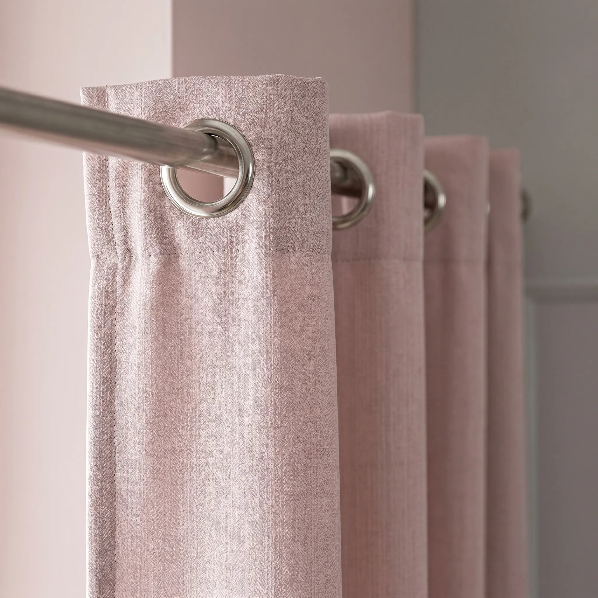 Rideau Semi Occultant - Rose Poudré - oeillets