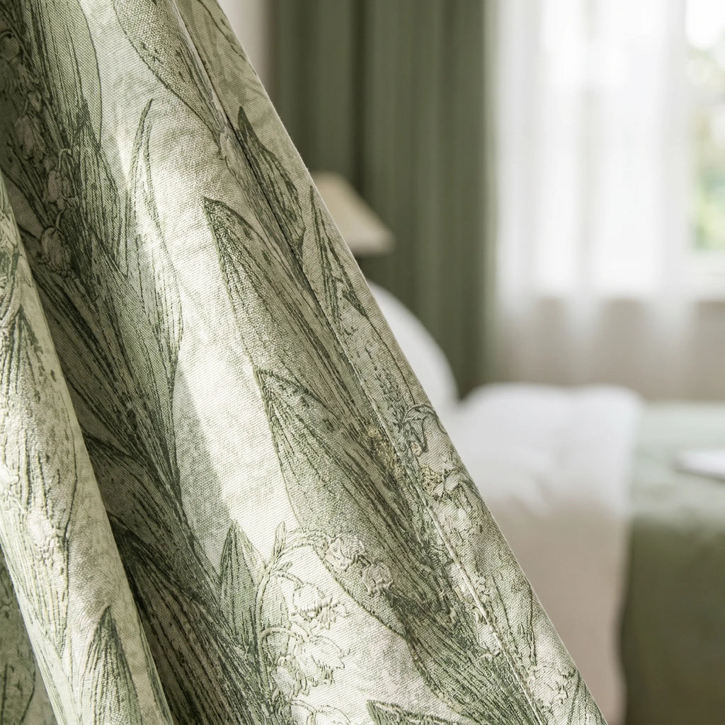 Rideau Vert Motif - closeup
