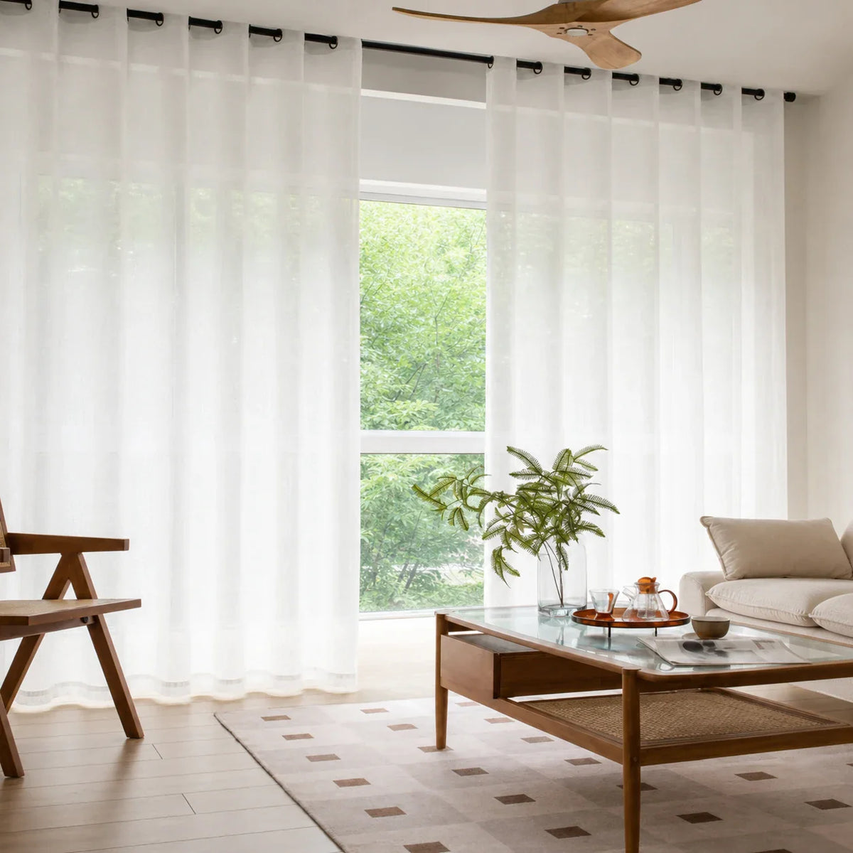Rideau Voilage - Semi-Transparent Blanc - voilage installé dans un intérieur lumineux