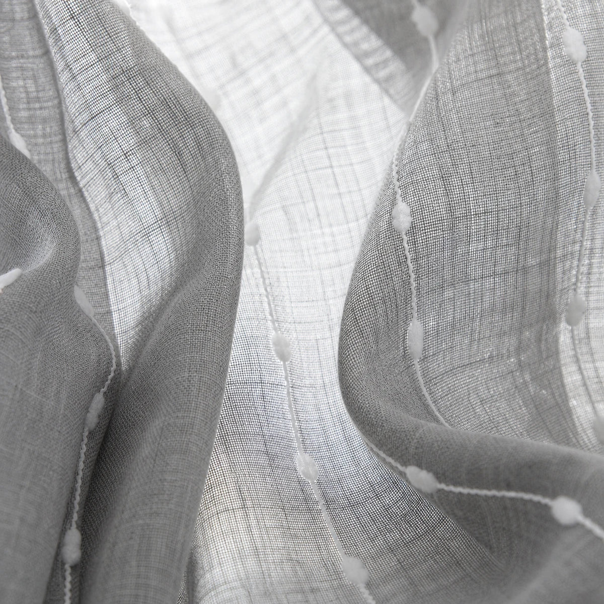 Rideau Lin - Voilage Gris à Rayures - détail de texture du tissu voilage