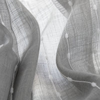 Rideau Lin - Voilage Gris à Rayures - détail de texture du tissu voilage