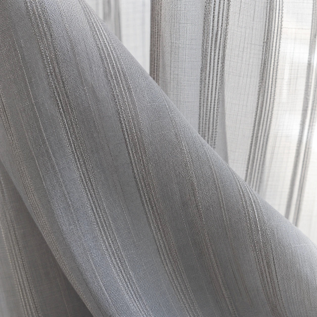 Rideau Voilage - Gris à Rayures - détail de texture du tissu voilage