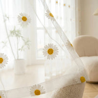 Rideaux Voilage Motif Marguerites - closeup