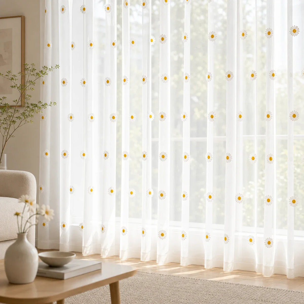 Rideaux Voilage Motif Marguerites - voilage installé dans un intérieur lumineux